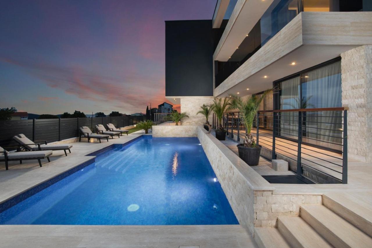 Boutique Apartments Kristo メドゥリン エクステリア 写真